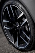 Aston Martin Vanquish 2012 года (UK)